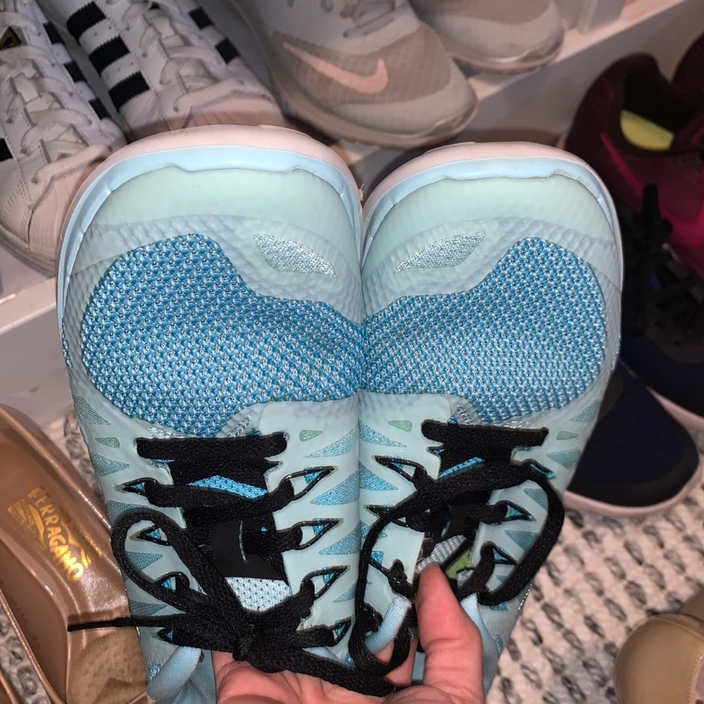 NIKE SHOES - Picture 6 of 6